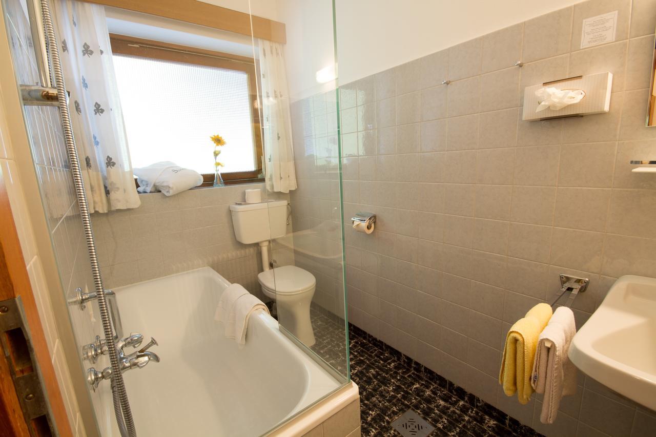 Hotel Garni Sonnblick Bad Kleinkirchheim Room photo